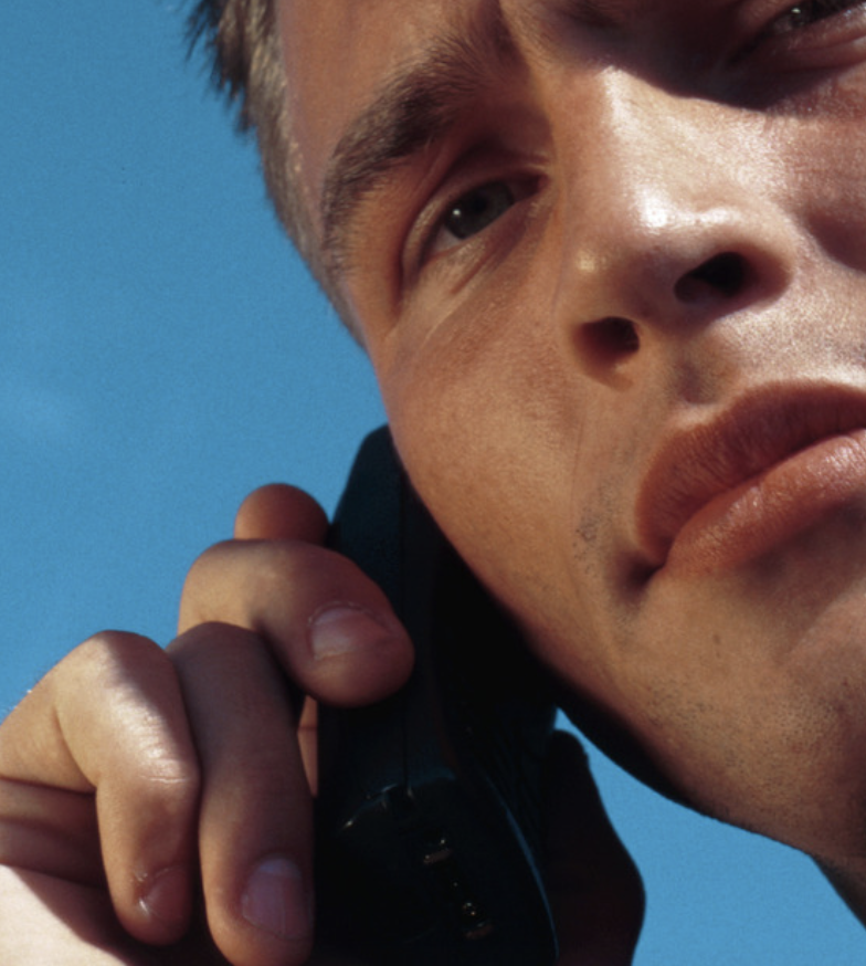Kumbra-Eigner am Telefon