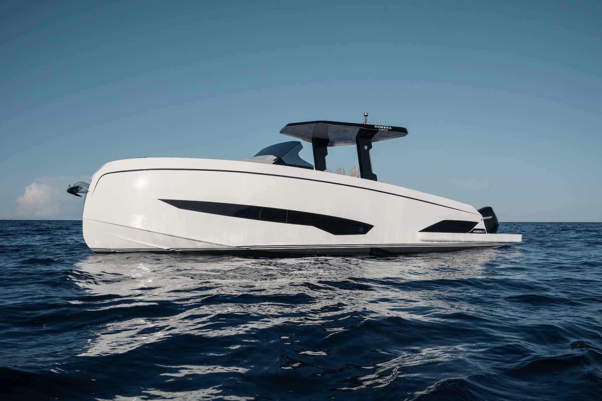 Elegant profile. Lines that define a new era of dayboating.